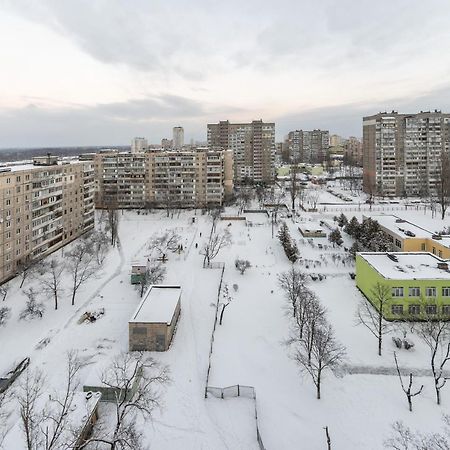 Уютная Квартира Для Семьи На Оболони Apartment Kiev Bagian luar foto