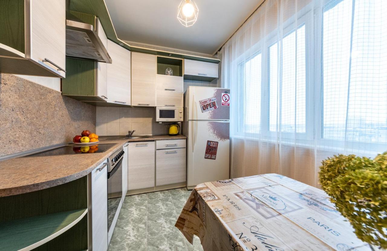 Уютная Квартира Для Семьи На Оболони Apartment Kiev Bagian luar foto