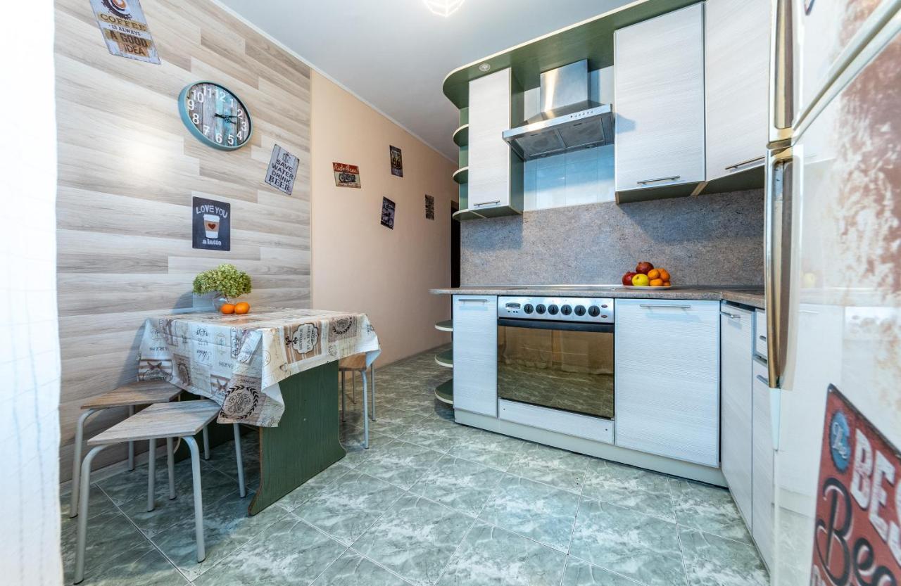 Уютная Квартира Для Семьи На Оболони Apartment Kiev Bagian luar foto