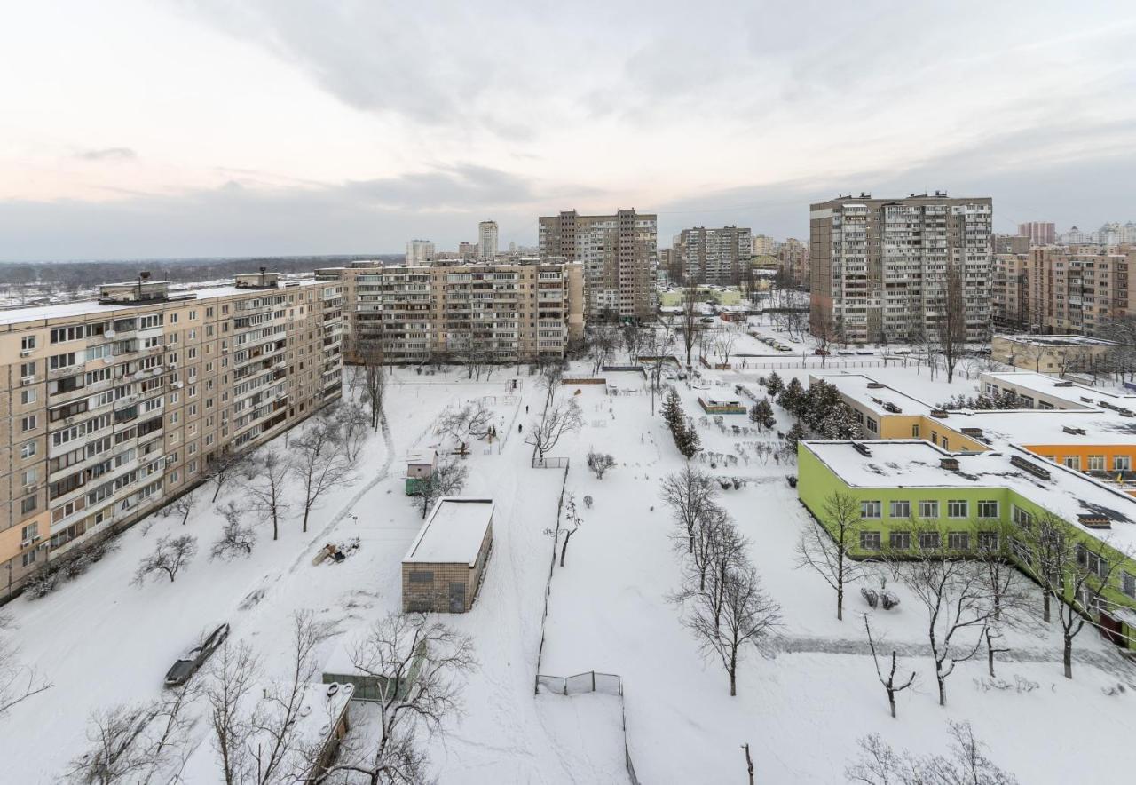 Уютная Квартира Для Семьи На Оболони Apartment Kiev Bagian luar foto